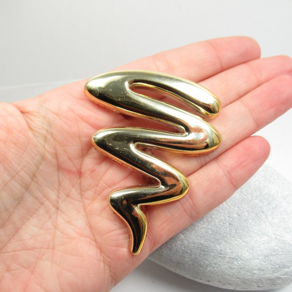Vintage Acrylic Brooch